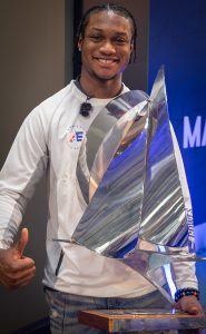 Jessye Opoku-Ware with the Young Sailor of the Year award